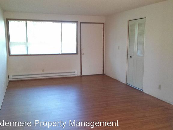 2nd image of 1921 Plaza Way