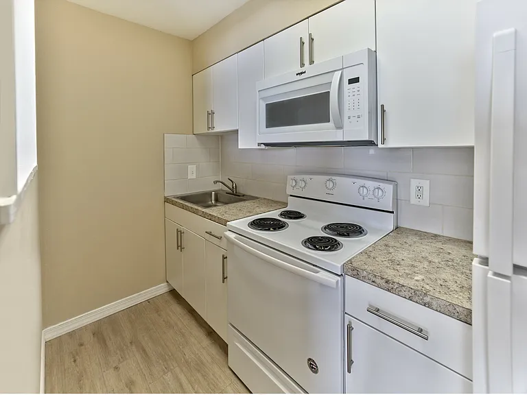 Modern backsplash