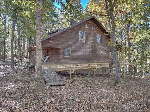 3rd image of 689 Woodland Dr