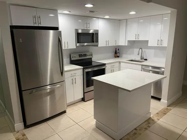 1829 Fairview Villa Drive #2, Palm Springs, FL 33406