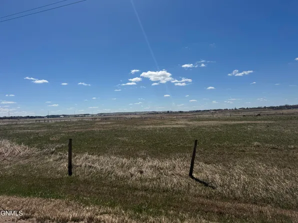 609 17th Ave NE, Watford City, ND 58854