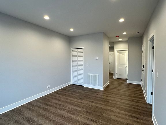 4th image of 4411 N Kimball Ave Unit 3