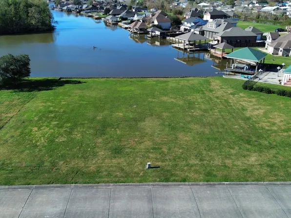 1014 Woodview Dr, Morgan City, LA 70380