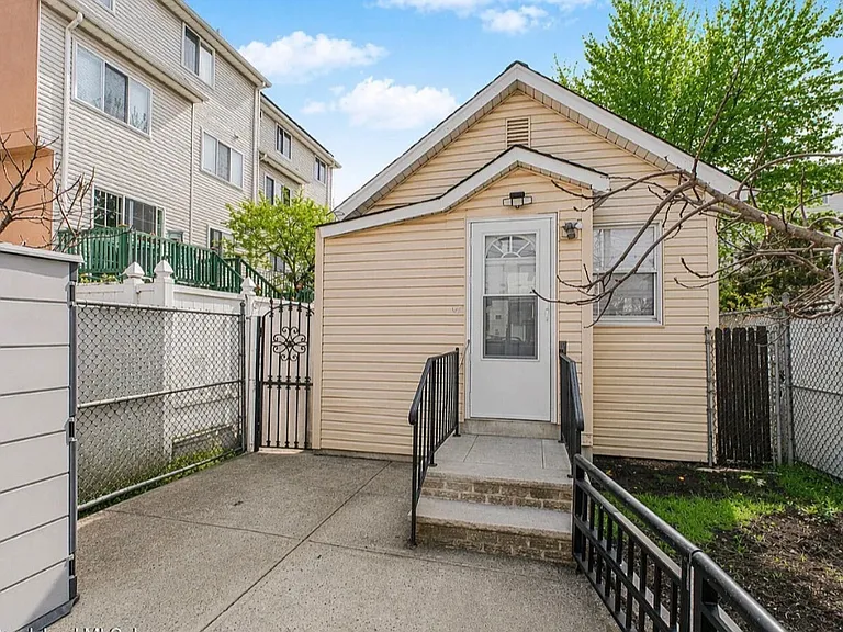307 Adams Ave #1 — Photo 8