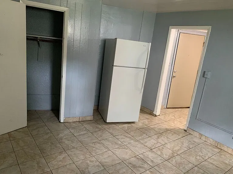 9982 S Broadway St #5R — Photo 5