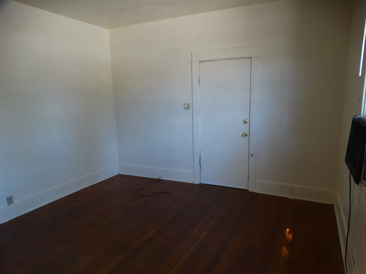 Building Photo - 1039 Chipeta Ave #7