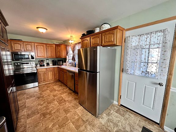 5th image of 1367 S Salt Pond Ave