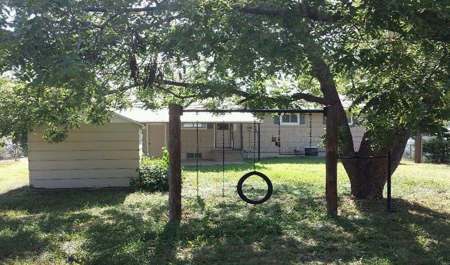 2nd image of 2072 Haskett Ave