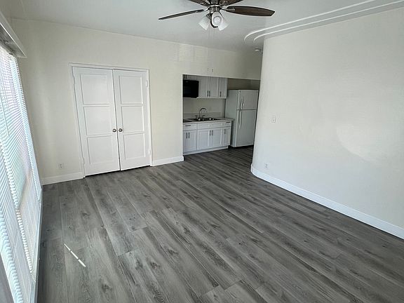 3rd image of 3900 Ingraham St #0B-1Ba