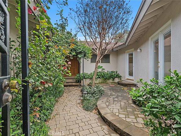 3rd image of 3314 Celeste Dr