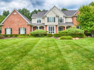 852 Mystic Woods Dr, Howell, MI 48843