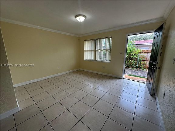 4th image of 280 NW 39th St