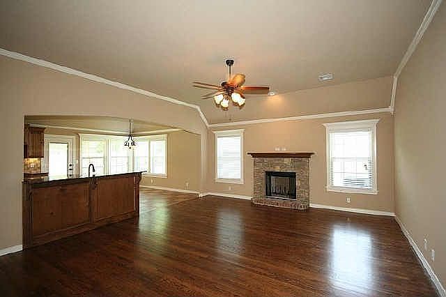 2nd image of 1260 W Keeling Ave
