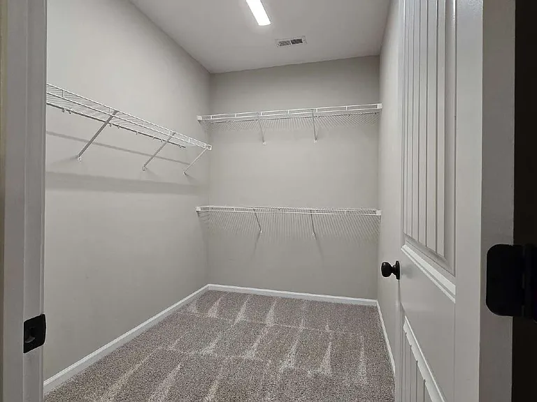 205 Buckeye Ct N — Photo 16