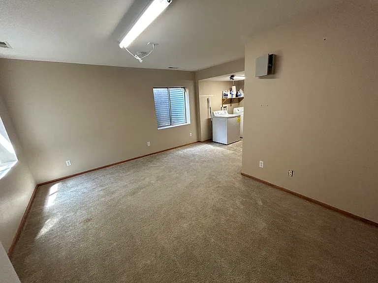 1405 Coolcrest Dr — Photo 11