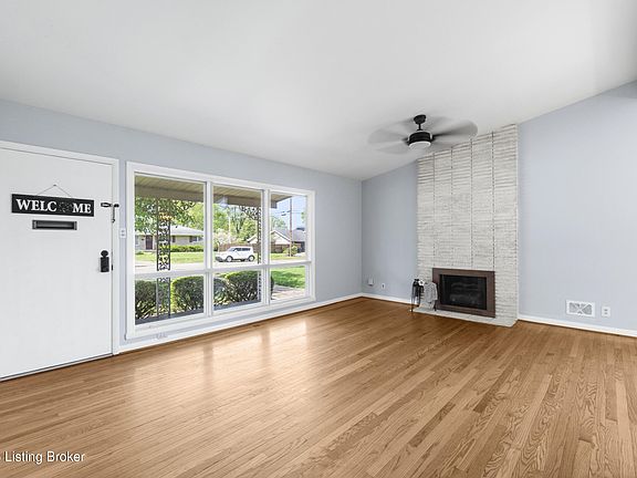 4th image of 3709 Glen Oak Dr