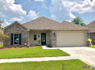 11414 Oak Run Dr, Geismar, LA 70734