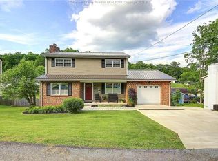 5326 Luray Ln, Cross Lanes, WV 25313