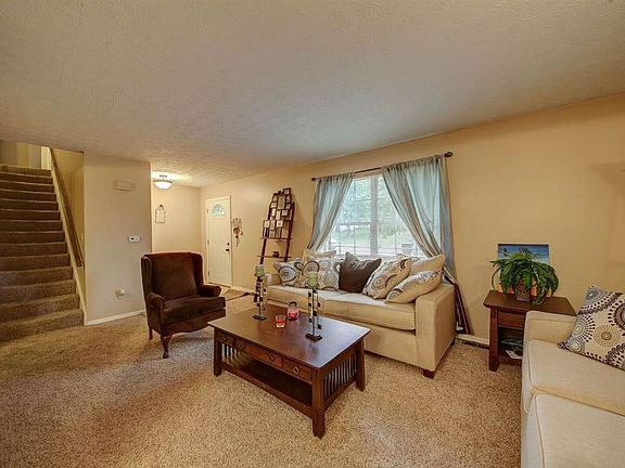 3rd image of 7790 Oakridge Ct