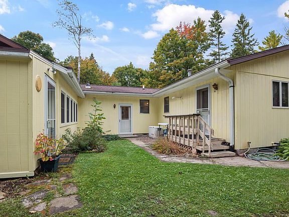 2nd image of 2889 Wilder Rd