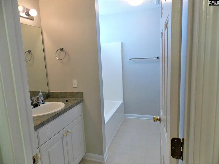 105 Merowey Ct — Photo 26