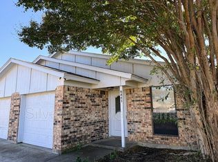 6847 S Creek Dr, Fort Worth, TX 76133