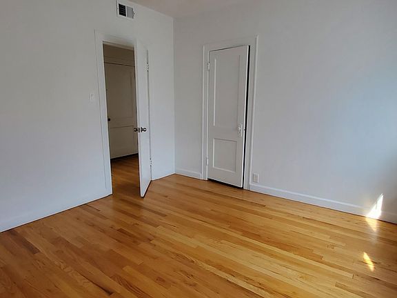 2nd image of 3150 W Cullom Ave APT 3