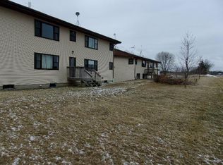 7913-7915 County Road D, Platteville, WI 53818