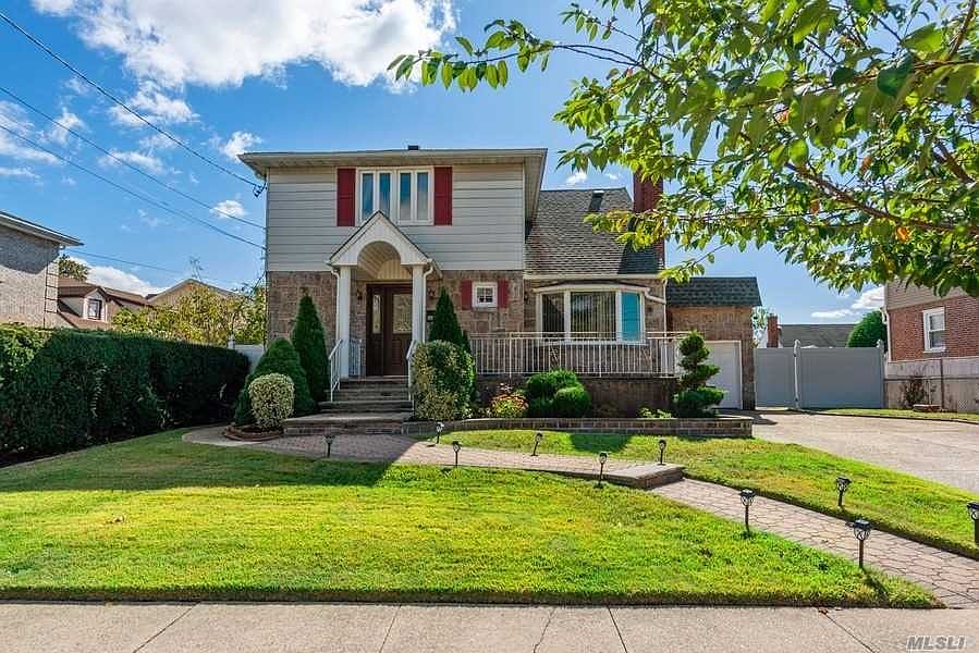1st image of 16 Evergreen Ave