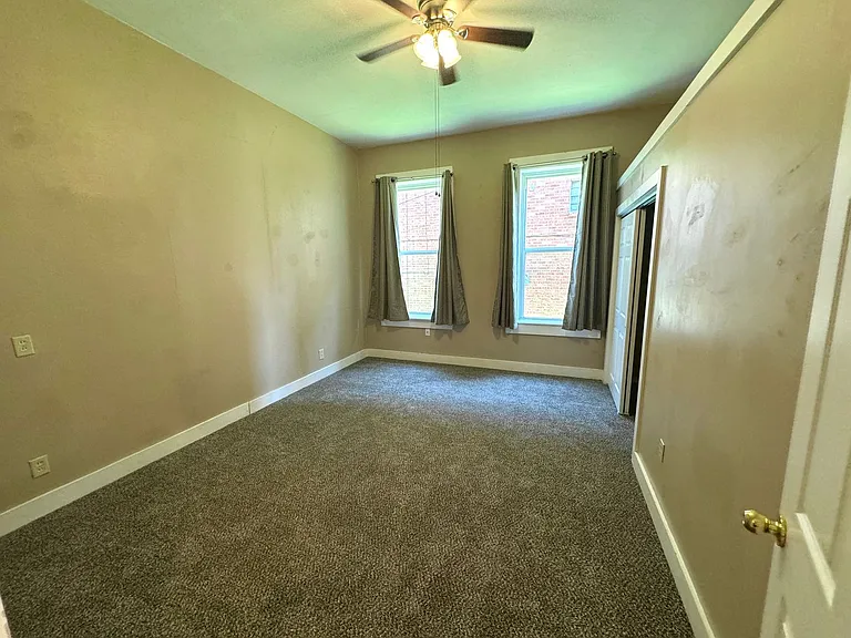 337 N Ellis St — Photo 16