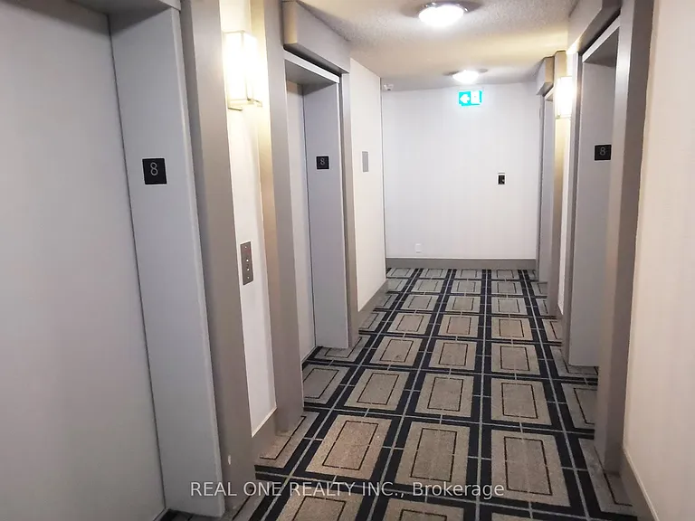 81 Navy Wharf Ct #810 — Photo 10