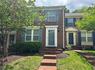 8930 Barrowgate Ct, Rockville, MD 20854