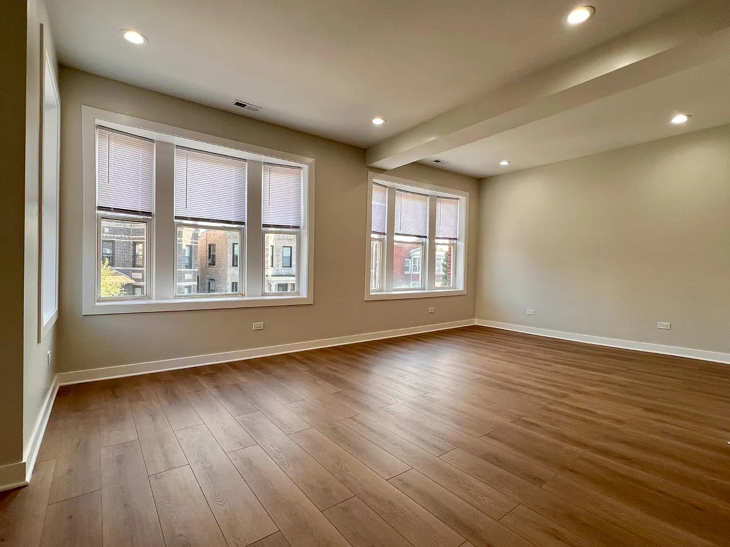 3236 W Cortez St - 3236-1 — Photo 3