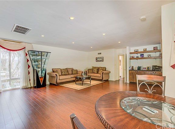 5th image of 5926 Corbin Ave