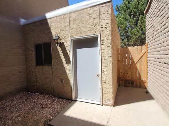 5th image of 1042 E Navajo St #C