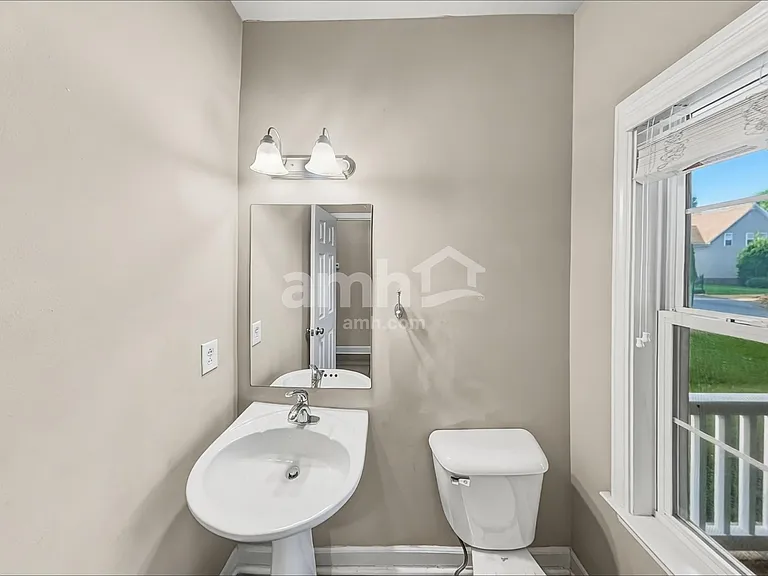 1167 Cynthia Ln — Photo 8