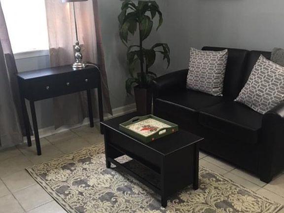 4th image of 4803 Zenith St #C