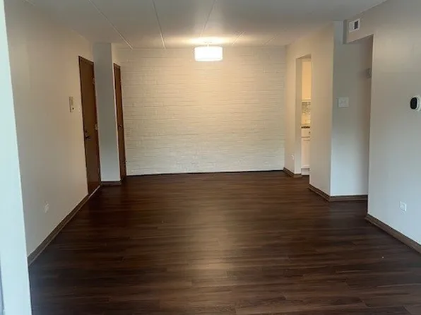 4010 150th St APT 2, Midlothian, IL 60445