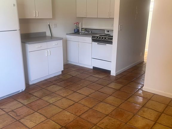 4th image of 74300 Candlewood St #7