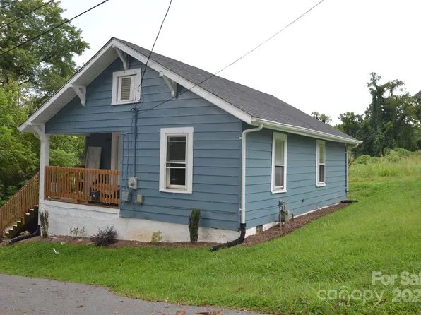 605 Center St NW, Lenoir, NC 28645