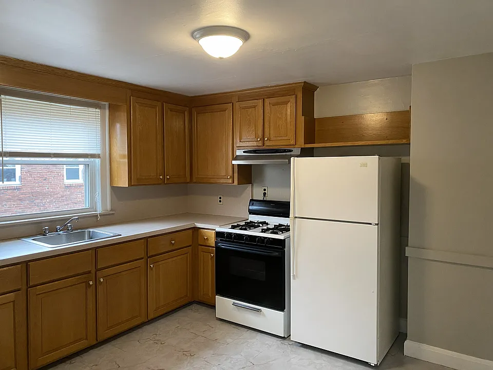 81 Fuller St #1