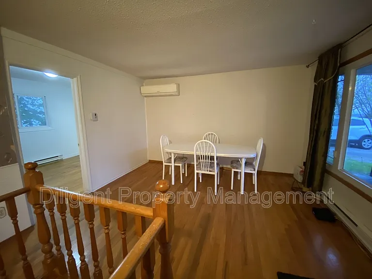 1556 Redwood Dr #PROPERTY — Photo 4