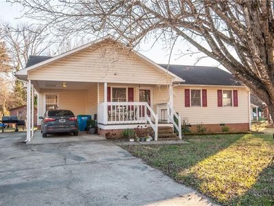 162 E 3rd St, Denton, NC, 27239