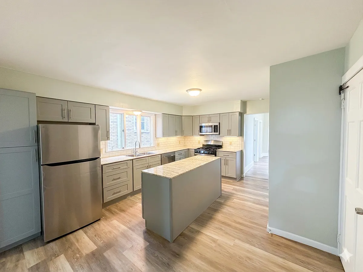 Building Photo - 163 W Delavan Ave #1
