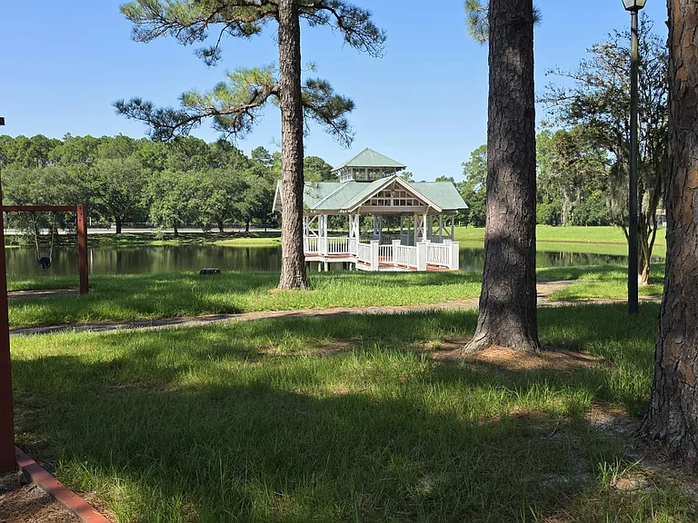 Gazebo twin lakes- access from the backyard and walking trail