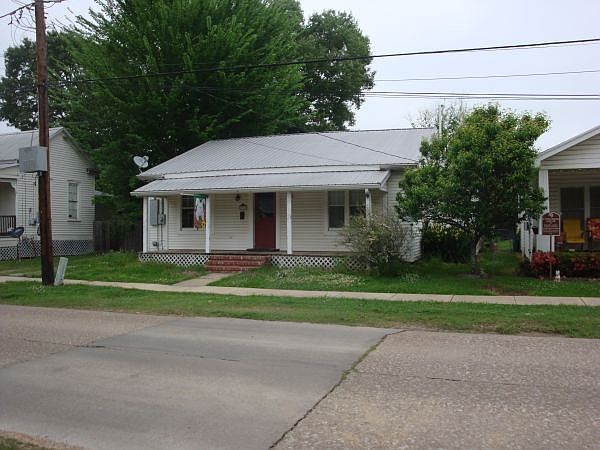 1st image of 236 W Bontemps St
