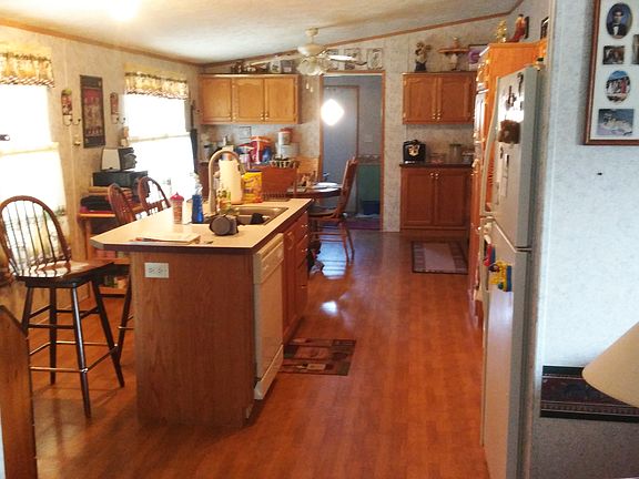 3rd image of 126 Jeri Dr