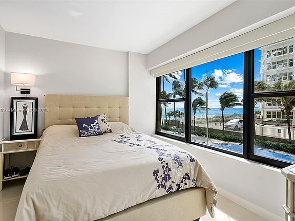 3rd image of 3800 Galt Ocean Dr APT 208