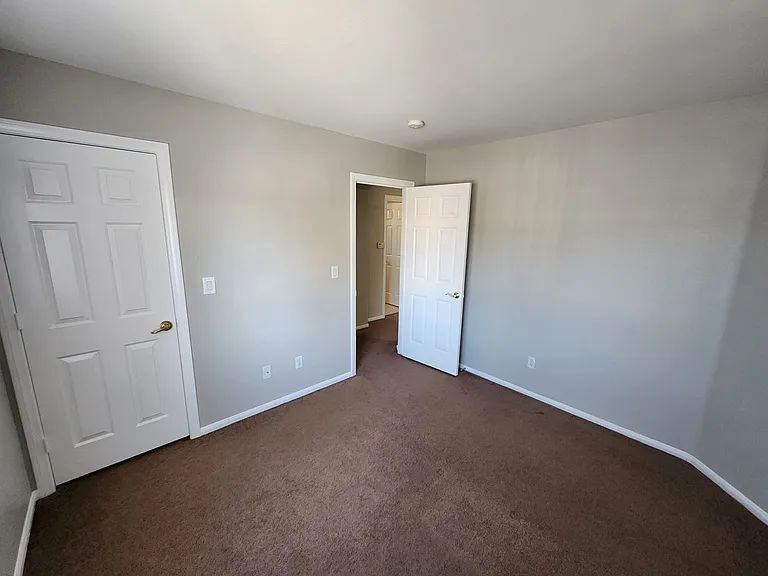 557 Poplar Leaf St — Photo 21