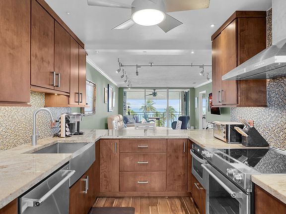 3rd image of 1901 S Roosevelt Blvd APT 401-E